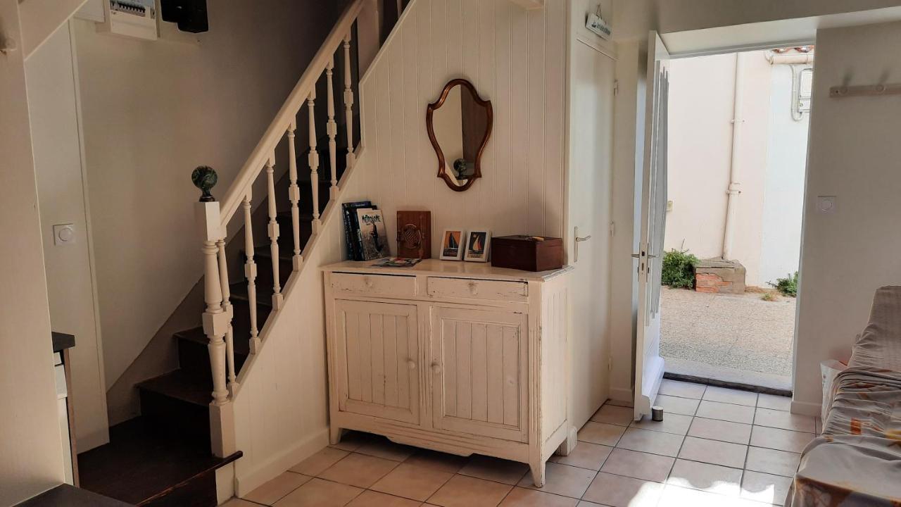 Maison De Pecheur Renovee Avec Cour Proche Du Port Les Sables-dʼOlonne Exterior foto